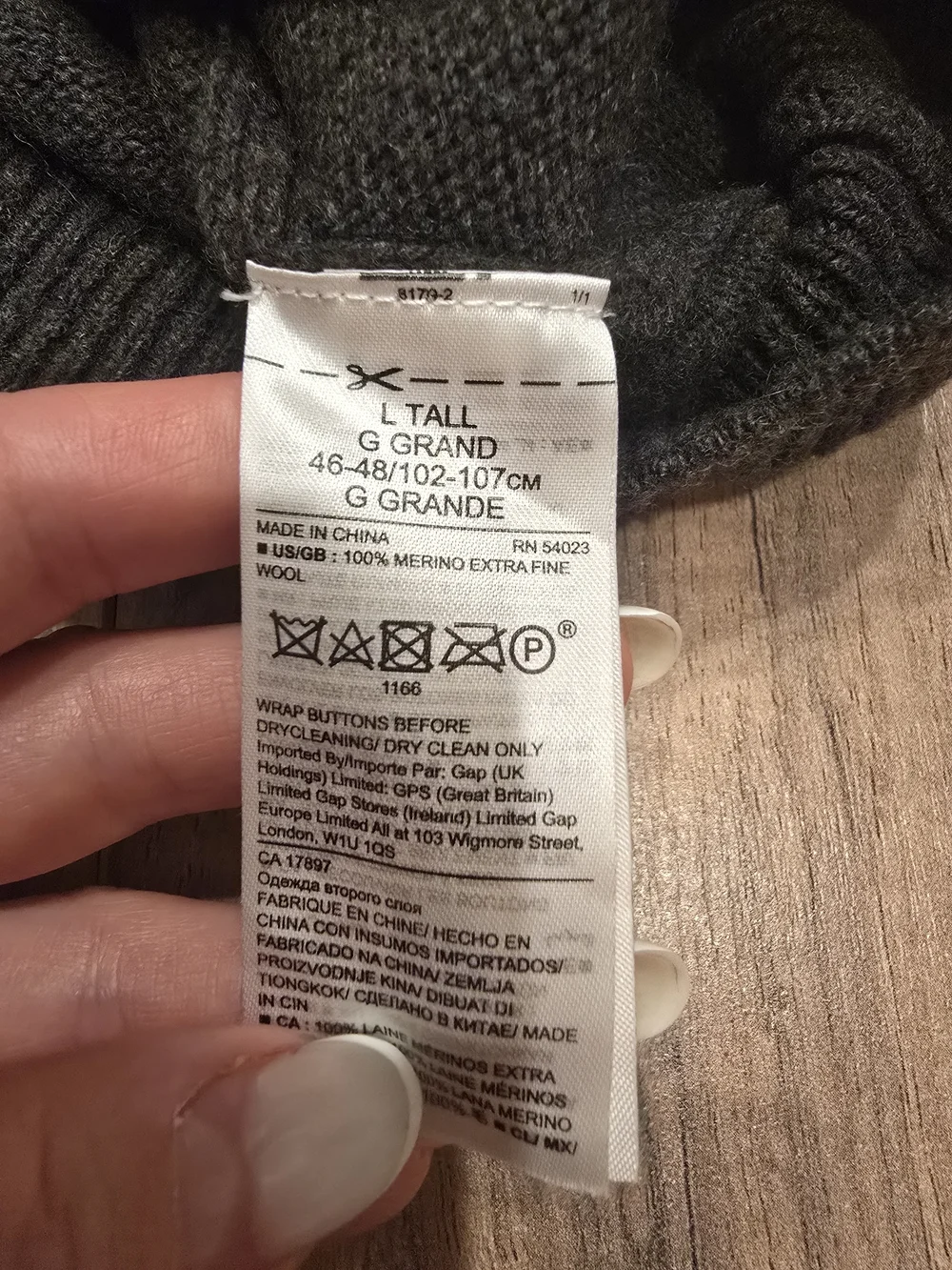 Banana Republic Men's Shawl-Collar V-Neck Sweater 100% Merino Wool